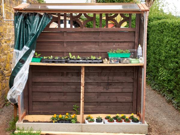 Polycarbonate greenhouse